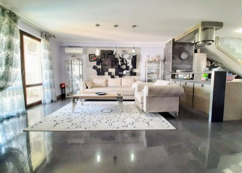 Unique, luxurious 4-bedroom maisonette just 300 m from the beach in Nessebar!