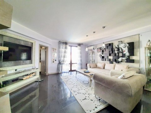 Unique, luxurious 4-bedroom maisonette just 300 m from the beach in Nessebar!