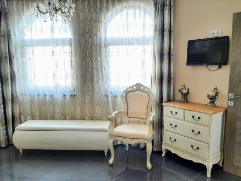 Unique, luxurious 4-bedroom maisonette just 300 m from the beach in Nessebar!