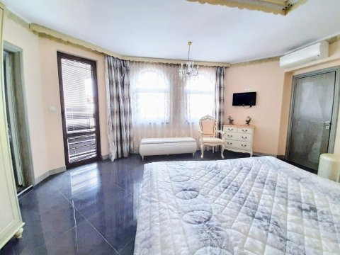 Unique, luxurious 4-bedroom maisonette just 300 m from the beach in Nessebar!