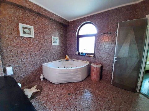 Unique, luxurious 4-bedroom maisonette just 300 m from the beach in Nessebar!