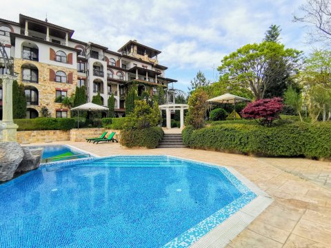 Unique, luxurious 4-bedroom maisonette just 300 m from the beach in Nessebar!
