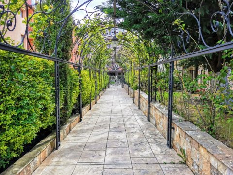 Unique, luxurious 4-bedroom maisonette just 300 m from the beach in Nessebar!