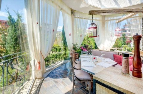 Unique, luxurious 4-bedroom maisonette just 300 m from the beach in Nessebar!