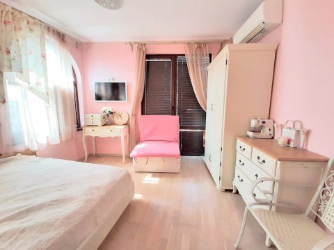 Unique, luxurious 4-bedroom maisonette just 300 m from the beach in Nessebar!