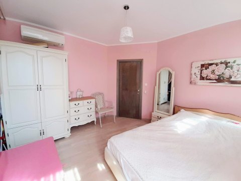 Unique, luxurious 4-bedroom maisonette just 300 m from the beach in Nessebar!