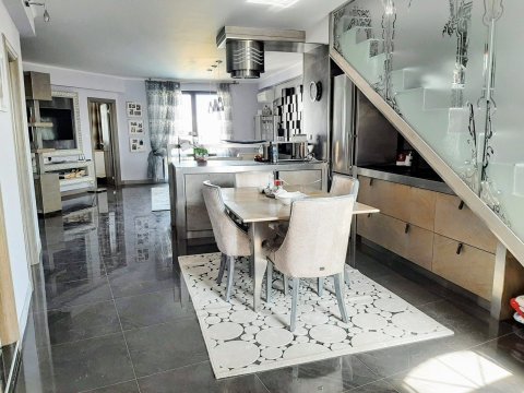 Unique, luxurious 4-bedroom maisonette just 300 m from the beach in Nessebar!