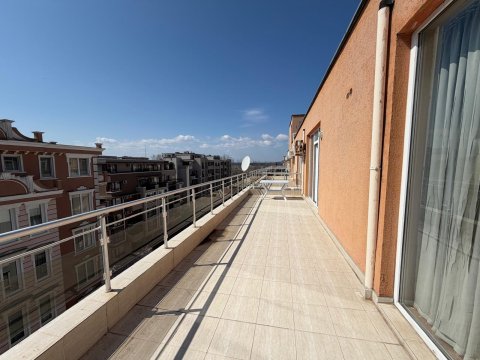 One-bedroom apartment with a spacious terrace in Sunny Beach!