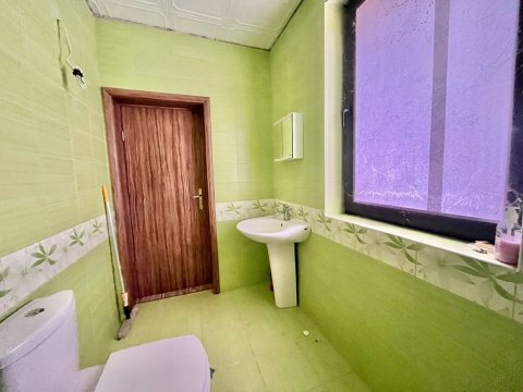 Предлагаме еднофамилна къща в Горица с басейн!