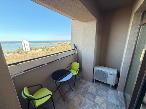 2-room apartment with panoramic sea views in Lazuren Bryag