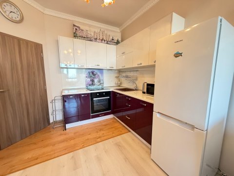 2-room apartment with panoramic sea views in Lazuren Bryag