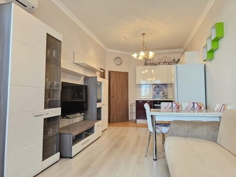 2-room apartment with panoramic sea views in Lazuren Bryag