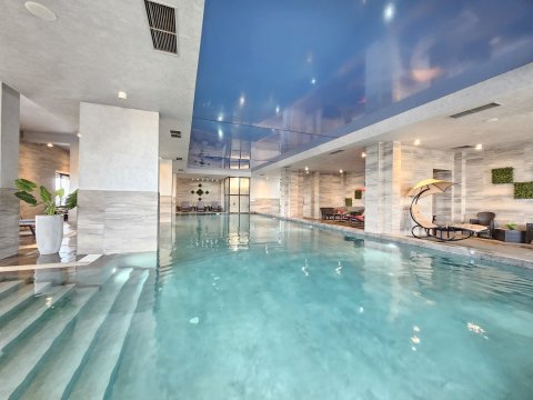 2-room apartment with panoramic sea views in Lazuren Bryag