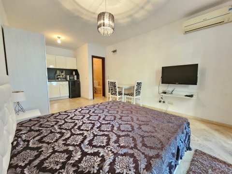 Studio in Cascadas with pool access on the raised ground floor