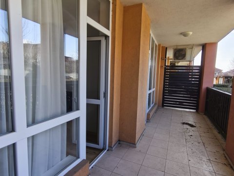 Spacious one-bedroom apartment in the gated complex Chateau Aheloy 2 with swimming pools in Aheloy