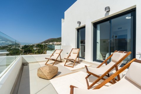 Exclusive apartments with sea views, close to golf, Benalmádena