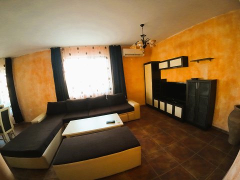 Sale of a two-story house with AKT 16