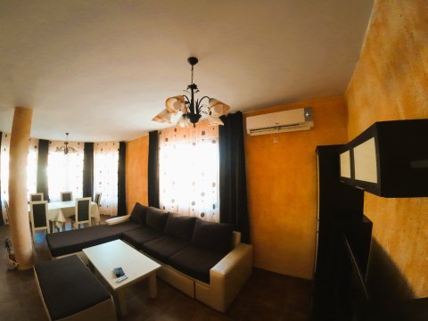 Sale of a two-story house with AKT 16