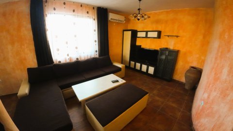 Sale of a two-story house with AKT 16