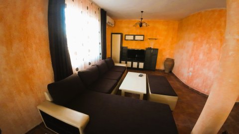 Sale of a two-story house with AKT 16