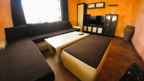 Sale of a two-story house with AKT 16