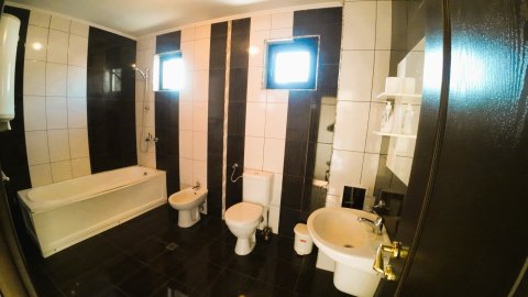 Sale of a two-story house with AKT 16