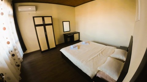 Sale of a two-story house with AKT 16