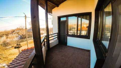 Sale of a two-story house with AKT 16