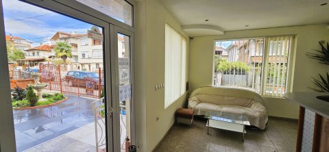 Beautiful family hotel with restaurant for sale in the central part of Ravda