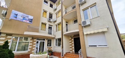 Beautiful family hotel with restaurant for sale in the central part of Ravda