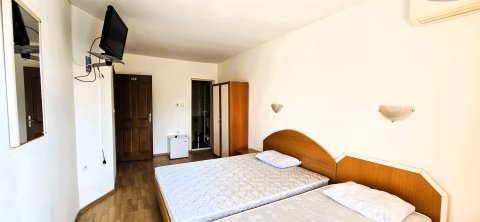 Beautiful family hotel with restaurant for sale in the central part of Ravda