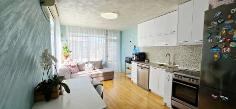 For sale a two-storey house with 3 bedrooms, a tavern and a garage near the center of Aytos