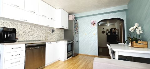 For sale a two-storey house with 3 bedrooms, a tavern and a garage near the center of Aytos