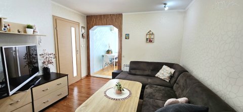 For sale a two-storey house with 3 bedrooms, a tavern and a garage near the center of Aytos