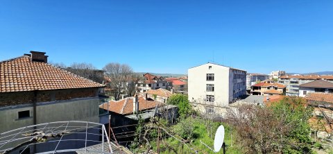 For sale a two-storey house with 3 bedrooms, a tavern and a garage near the center of Aytos