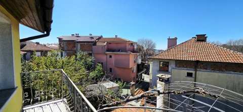 For sale a two-storey house with 3 bedrooms, a tavern and a garage near the center of Aytos