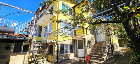 For sale a two-storey house with 3 bedrooms, a tavern and a garage near the center of Aytos