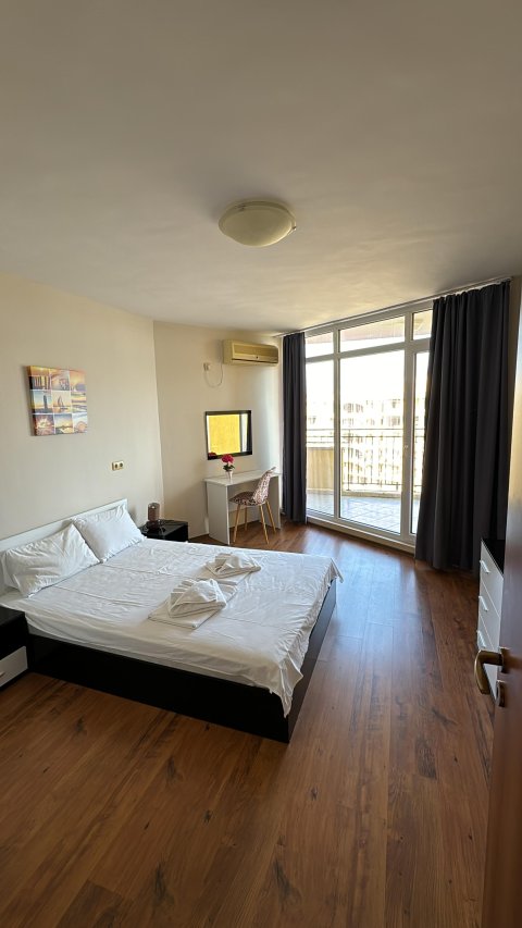 Прекрасная квартира с панорамным видом на море в комплексе Midia Aheloy.