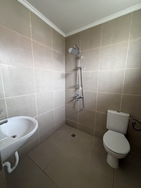 Новый, полностью меблированный одноэтажный дом недалеко от Каблешкова - без платы за обслуживание.