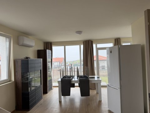 Новый, полностью меблированный одноэтажный дом недалеко от Каблешкова - без платы за обслуживание.