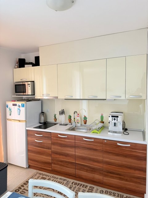 Элегантные апартаменты с одной спальней в комплексе Romance Marine — стиль, комфорт и приморская атмосфера в 400 м от пляжа.