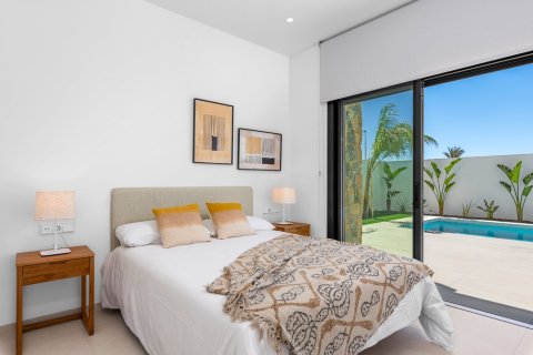 Cozy detached chalet, private pool and garden, San Javier