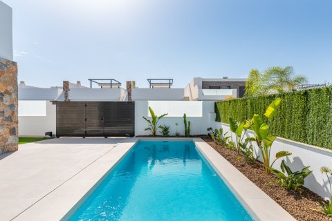 Luxury detached chalet, 2 km from the sea with private pool, San Javier