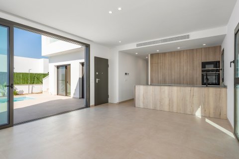 Luxury detached chalet, 2 km from the sea with private pool, San Javier