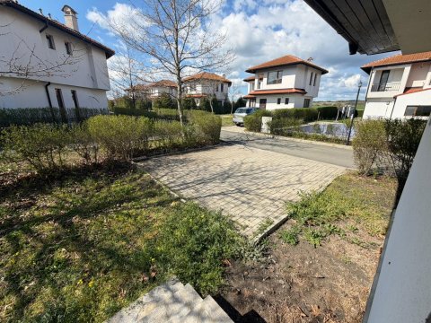 House in the gated complex Floral Meadows - ready to be finished to your taste!