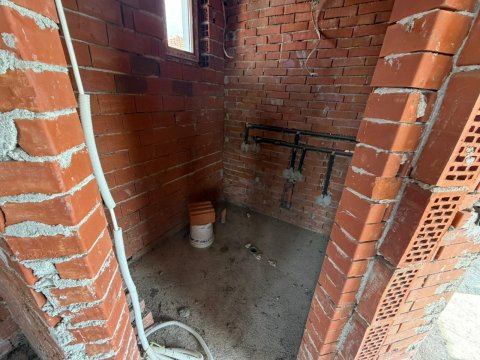 Дом в закрытом жилом комплексе Floral Meadows — готов к отделке по вашему вкусу!