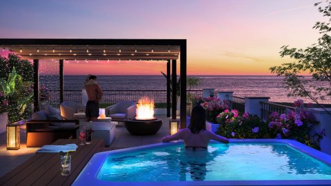 "8 Del Mar" - beachfront accommodation by the sea