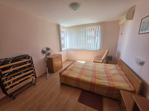 One-bedroom apartment in the first row with sea view!