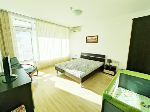 Spacious three-bedroom with two bathrooms, right on the beach, Byala