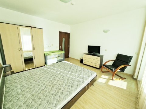 Spacious three-bedroom with two bathrooms, right on the beach, Byala